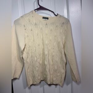 VTG Avvernire 100% Cashmire Cream Sweater Size Medium. Flawed.